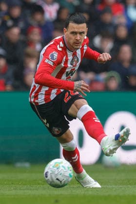 Sunderland v Manchester United, ManU Premier League Enzo Le Fee of Sunderland makes a pass during the Sunderland v Manchester United Premier League match at the Stadium of Light, Sunderland, England on 9 May 2026 Credit: Craig Cowan Every Second Media Editorial use only. All images are copyright Every Second Media Limited. No images may be reproduced without prior permission. All rights reserved. Premier League and Football League images are subject to licensing agreements with Football DataCo Limited. see https: www.football-dataco.com Copyright: xIMAGO EveryxSecondxMediax ESM-1983-0106 CraigxCowanx xEveryxSecondxMediax