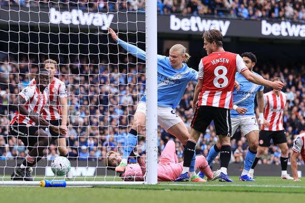Football - Premier League - Manchester City v Brentford 9th May 2026 - Premier League - Manchester City v Brentford - Erling Haaland of Manchester City scores their 2nd goal - Photo: Simon Stacpoole Offside. Manchester UK Copyright: xSimonxStacpoolexOffside