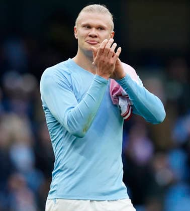 Manchester, England, 9th May 2026. Erling Haaland of Manchester City celebrates at the final whistle during the Manchester City vs Brentford Premier League match at the Etihad Stadium, Manchester. Picture credit should read: Andrew Yates Sportimage EDITORIAL USE ONLY. No use with unauthorised audio, video, data, fixture lists, club league logos or live services. Online in-match use limited to 120 images, no video emulation. No use in betting, games or single club league player publications. SPI_035_AY_MAN_CITY_BRENTFORD SPI-4788-0039