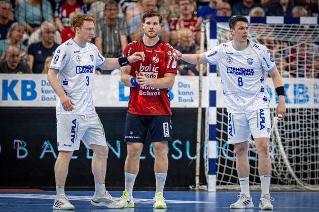 DAIKIN HBL: SG Flensburg-Handewitt vs TBV Lemgo Lippe; 09.05.26 Kampf am Kreis Nicolai Theilinger (Nr.03, TBV Lemgo-Lippe), Johannes Golla (Nr.04, SG Flensburg-Handewitt), Frederik Simak (Nr.08, TBV Lemgo-Lippe) DAIKIN HBL: SG Flensburg-Handewitt vs TBV Lemgo Lippe, GP JOULE Arena am 09.05.26 Copyright: xBEAUTIFULxSPORTS MarioxM.xKobergx