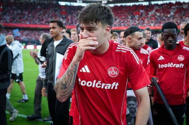 Javier Fernandez 20 (1. FC Nuernberg), 1. FC Nuernberg vs. FC Schalke 04, Fussball, Maenner, 2. Bundesliga, DFL, Saison 2025 2026, 33. Spieltag, Rueckrunde, 09.05.2026 DFB regulations prohibit any use of photographs as image sequences and or quasi-video Nuernberg Bayern Deutschland