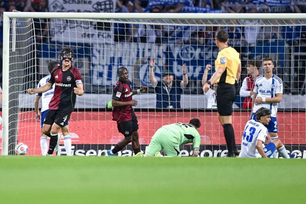 09.05.2026, Fussball, 2. Bundesliga, Saison 2025 2026, 32. Spieltag, 1.FC Nürnberg - FC Schalke 04, Fabio Gruber ( 1.FC Nürnberg ) freut sich über das Tor zum 1:0, xRHR-FOTO YYx