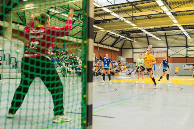 Zoe Davenport (HC Roedertal, 24) beim 7-Meter Bergischer HC vs. HC Roedertal, Handball, 2.Handball-Bundesliga, 27.Spieltag, Saison 2025 26, 09.05.2026, Bergischer HC vs. HC Roedertal, Handball, 2.HBL, 27.Spieltag, Saison 2025 26, 09.05.2026 Solingen Copyright: xEibner-Pressefoto LukasxBaldygax EP_LBA