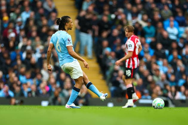 9th May 2026; Etihad Stadium, Manchester, Lancashire, England; Premier League Football, Manchester City versus Brentford; Nathan Ake of Manchester City plays right RogerxEvans
