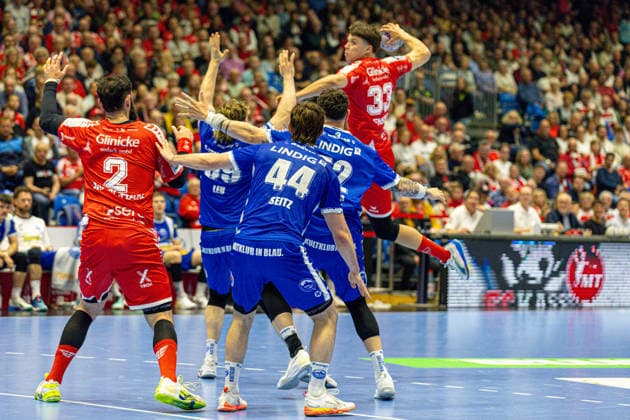DAIKIN Handball Bundesliga, Kassel, MT Melsungen vs. ThSV Eisenach, Rothenbach-Halle Kassel; 09.05.2026 DAIKIN Handball Bundesliga, Kassel, Germany - 09.05.2026: Hans Aaron Mensing (MT Melsungen, 33) am Ball, Handball BundesligaL, Spiel der MT Melsungen vs. ThSV Eisenach, Rothenbach-Halle Kassel Copyright: xBEAUTIFULxSPORTS Freudensteinx