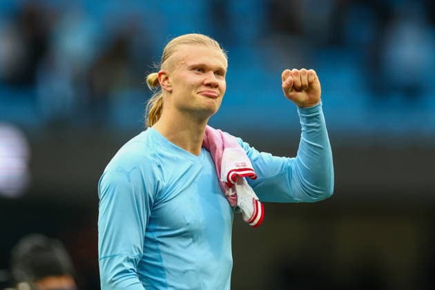 9th May 2026; Etihad Stadium, Manchester, Lancashire, England; Premier League Football, Manchester City versus Brentford; Erling Haaland of Manchester City fist pumps the crowd after the game RogerxEvans