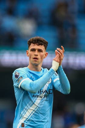 9th May 2026; Etihad Stadium, Manchester, Lancashire, England; Premier League Football, Manchester City versus Brentford; Phil Foden of Manchester City applauds the crowd after the game RogerxEvans