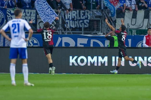 Henri Koudossou 8 (1FC Nuernberg) jubelt ueber sein Tor zum 2:0, mit Rafael Lubach 18 (1FC Nuernberg), 1. FC Nuernberg vs. FC Schalke 04, Fussball, Maenner, 2. Bundesliga, DFL, Saison 2025 2026, 33. Spieltag, Rueckrunde, 09.05.2026 DFB regulations prohibit any use of photographs as image sequences and or quasi-video Nuernberg Bayern Deutschland