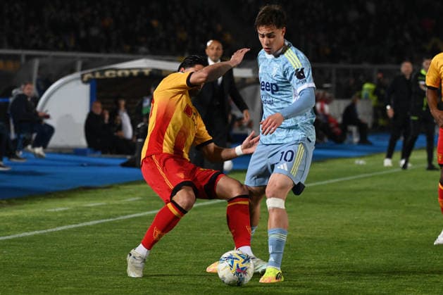 IPA84523305 - Santiago Pierotti (Us Lecce) against Kenan Yildiz (Fc Juventus) during US Lecce vs Juventus FC, Italian soccer Serie A match in Lecce, Italy, May 09 2026  Copyright: xPasqualexGolia IPAxSportx xx 84523305