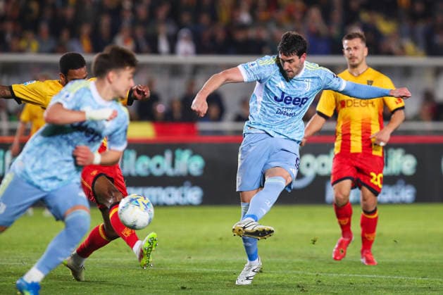 Dusan Vlahovic of Juventus FC in action during the serie A match between US Lecce and Juventus FC at Ettore Giardiniero - Via del Mare stadium in Lecce (Italy), May 09, 2026. massimilianoxcarnabuci