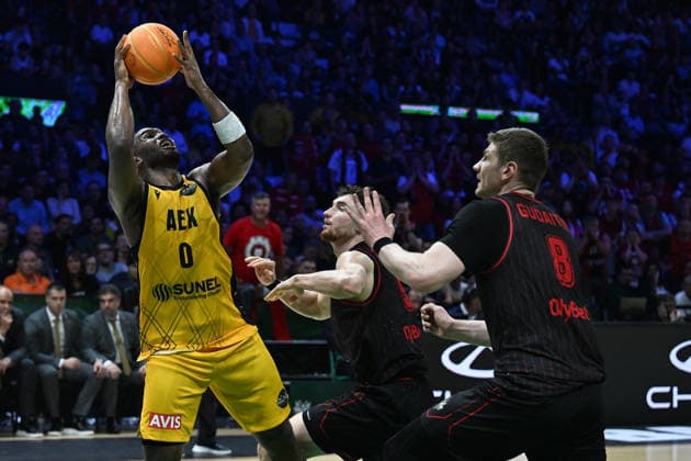 AEK BC v Rytas Vilnius - Basketball Champions League BADALONA, SPAIN - MAY 09: RaiQuan Gray (L) of AEK BC in action against Kay Bruhnke of Rytas Vilnius during the FIBA Basketball Champions League final match between AEK BC and Rytas Vilnius at Palau Municipal d Esports de Badalona in Badalona, Spain on May 09, 2026. Burak Akbulut Anadolu Badalona Spain. Editorial use only. Please get in touch for any other usage.  Copyright: x2026xAnadoluxBurakxAkbulutx