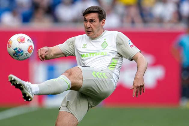 Maximilian Wöber (SVW, 39), am Ball, Einzelbild, Einzelfoto, Aktion, Action, 09.05.2026, Sinsheim (Deutschland), Fussball, Bundesliga, TSG 1899 Hoffenheim - SV Werder Bremen, DFB DFL REGULATIONS PROHIBIT ANY USE OF PHOTOGRAPHS AS IMAGE SEQUENCES AND OR QUASI-VIDEO. *** Maximilian Wöber SVW, 39 , on the ball, single image, single photo, action, action, 09 05 2026, Sinsheim Germany , Soccer, Bundesliga, TSG 1899 Hoffenheim SV Werder Bremen, DFB DFL REGULATIONS PROHIBIT ANY USE OF PHOTOGRAPHS AS IMAGE SEQUENCES AND OR QUASI VIDEO xozx