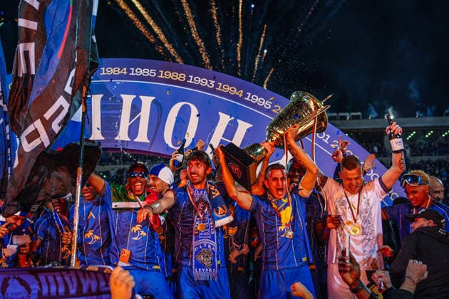 Football - Efbet League - Award ceremony and celebrations of the 27th title of Bulgaria of PFC LEVSKI Kristian Dimitrov, Georgi Kostadinov and fans in action during award ceremony and celebrations of the 27th title of Bulgaria of PFC Levski (Sofia) - 09 05 2026 Razgrad Bulgaria Copyright: xYulianxTodorovx