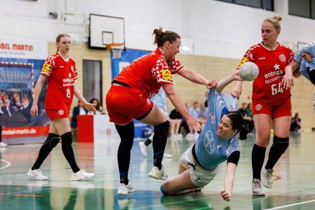 2. Handball Bundesliga Frauen: 1. FSV Mainz 05 - TSV Bayer 04 Leverkusen, Mainz, 09.05.2026 Lea Flohr (TSV Bayer 04 Leverkusen, 7) im Wurf gegen Lena Feiniler (1. FSV Mainz 05, 18) Partie vom 27. Spieltag der ALSCO Handball 2. Bundesliga Frauen zwischen 1. FSV Mainz 05 und TSV Bayer 04 Leverkusen in Mainz am 15.11.2025 Copyright: xBEAUTIFULxSPORTS Hahnex