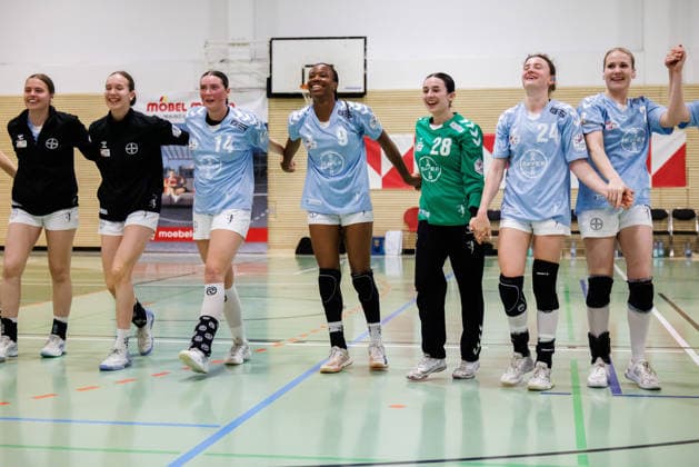 2. Handball Bundesliga Frauen: 1. FSV Mainz 05 - TSV Bayer 04 Leverkusen, Mainz, 09.05.2026 Großer Jubel bei Leverkusen, die sich einen Auswärtssieg in Mainz erkämpfen und den mitgereisten Fans zujubeln Partie vom 27. Spieltag der ALSCO Handball 2. Bundesliga Frauen zwischen 1. FSV Mainz 05 und TSV Bayer 04 Leverkusen in Mainz am 15.11.2025 Copyright: xBEAUTIFULxSPORTS Hahnex
