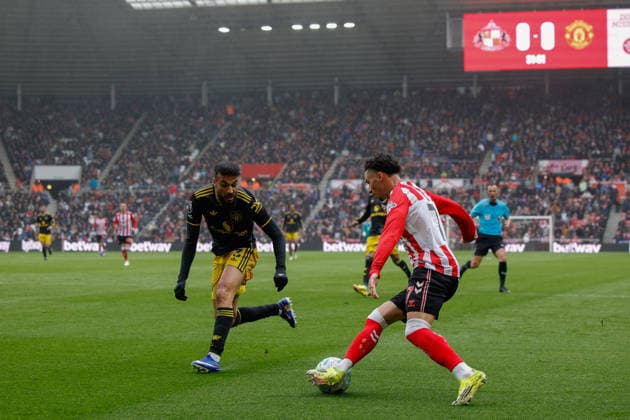 Sunderland v Manchester United, ManU Premier League Chemsdine Talbi of Sunderland runs at Noussair Mazraoui of Manchester United during the Sunderland v Manchester United Premier League match at the Stadium of Light, Sunderland, England on 9 May 2026 Credit: Craig Cowan Every Second Media Editorial use only. All images are copyright Every Second Media Limited. No images may be reproduced without prior permission. All rights reserved. Premier League and Football League images are subject to licensing agreements with Football DataCo Limited. see https: www.football-dataco.com Copyright: xIMAGO EveryxSecondxMediax ESM-1983-0252 CraigxCowanx xEveryxSecondxMediax