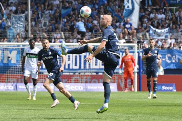 Philipp Hofmann (VfL Bochum) 09.05.2026, Fussball 2. Bundesliga, Saison 2025 2026, 33. Spieltag, VfL Bochum - Hannover 96 1:1 DFL regulations prohibit any use of photographs as image sequences and or quasi-video Bochum Vonovia Ruhrstadion Nordrhein Westfalen Deutschland
