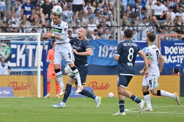 Boris Tomiak (Hannover 96), Philipp Hofmann (VfL Bochum), v.li. 09.05.2026, Fussball 2. Bundesliga, Saison 2025 2026, 33. Spieltag, VfL Bochum - Hannover 96 1:1 DFL regulations prohibit any use of photographs as image sequences and or quasi-video Bochum Vonovia Ruhrstadion Nordrhein Westfalen Deutschland