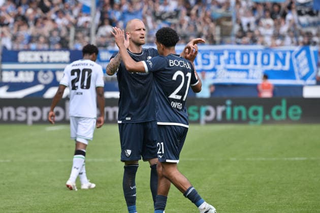 Jubel Philipp Hofmann (VfL Bochum), Francis Onyeka (VfL Bochum), v.li. 09.05.2026, Fussball 2. Bundesliga, Saison 2025 2026, 33. Spieltag, VfL Bochum - Hannover 96 1:1 DFL regulations prohibit any use of photographs as image sequences and or quasi-video Bochum Vonovia Ruhrstadion Nordrhein Westfalen Deutschland