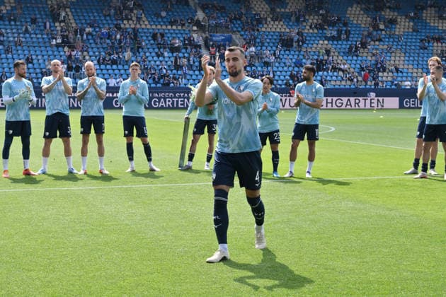 Erhan Masovic (VfL Bochum) wurde vor dem Spiel offiziell verabschiedet 09.05.2026, Fussball 2. Bundesliga, Saison 2025 2026, 33. Spieltag, VfL Bochum - Hannover 96 1:1 DFL regulations prohibit any use of photographs as image sequences and or quasi-video Bochum Vonovia Ruhrstadion Nordrhein Westfalen Deutschland