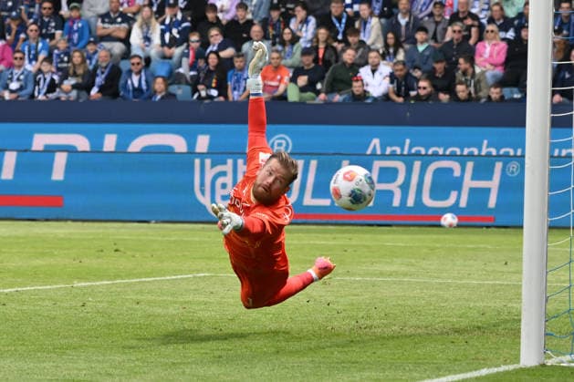 Torwart Timo Horn (VfL Bochum) 09.05.2026, Fussball 2. Bundesliga, Saison 2025 2026, 33. Spieltag, VfL Bochum - Hannover 96 1:1 DFL regulations prohibit any use of photographs as image sequences and or quasi-video Bochum Vonovia Ruhrstadion Nordrhein Westfalen Deutschland