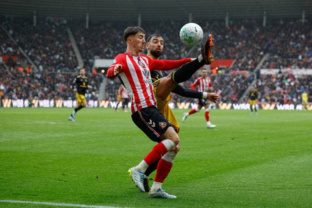 Sunderland v Manchester United, ManU Premier League Bruno Fernandes of Manchester United battles with Trai Hume of Sunderland during the Sunderland v Manchester United Premier League match at the Stadium of Light, Sunderland, England on 9 May 2026 Credit: Craig Cowan Every Second Media Editorial use only. All images are copyright Every Second Media Limited. No images may be reproduced without prior permission. All rights reserved. Premier League and Football League images are subject to licensing agreements with Football DataCo Limited. see https: www.football-dataco.com Copyright: xIMAGO EveryxSecondxMediax ESM-1983-0270 CraigxCowanx xEveryxSecondxMediax