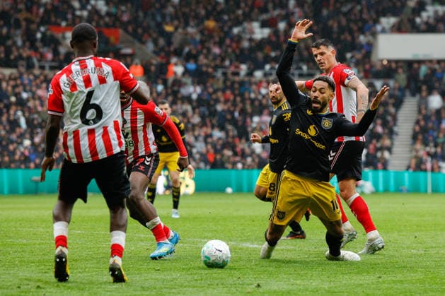 Sunderland v Manchester United, ManU Premier League Matheus Cunha of Manchester United goes to ground following a challenge by Granit Xhaka of Sunderland during the Sunderland v Manchester United Premier League match at the Stadium of Light, Sunderland, England on 9 May 2026 Credit: Craig Cowan Every Second Media Editorial use only. All images are copyright Every Second Media Limited. No images may be reproduced without prior permission. All rights reserved. Premier League and Football League images are subject to licensing agreements with Football DataCo Limited. see https: www.football-dataco.com Copyright: xIMAGO EveryxSecondxMediax ESM-1983-0277 CraigxCowanx xEveryxSecondxMediax