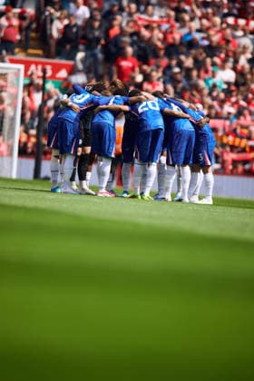 Chelsea team form a huddle during a Premier League 2025-26 football match between Liverpool and Chelsea at Anfield in Liverpool, England Copyright: xKobyxAbott SPPx Sportspressphoto_SPR143494