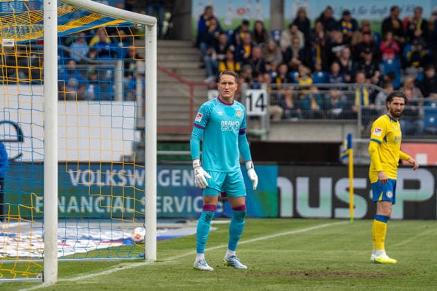Deutschland: Fussball, 2. Bundesliga, 33. Spieltag 2025 26, Eintracht Braunschweig - Dynamo Dresden am 09.05. in Braunschweig, Eintracht-Stadion: Ron-Thorben Hoffmann (Eintracht Braunschweig 1)