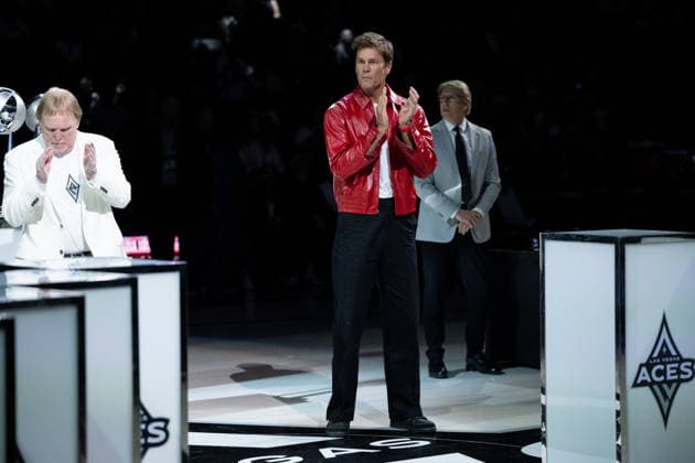 May 10, 2026, Las Vegas, Nevada, USA: TOM BRADY court side ahead of ring ceremony and 2026 WNBA, Basketball Damen, USA season opener between Las Vegas Aces and Phoenix Mercury at the T Mobile Arena in Las Vegas. Las Vegas USA - ZUMAo117 20260510_zsp_o117_028 Copyright: xMikaelxOnax