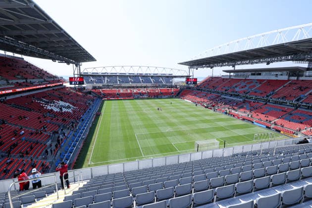 Toronto FC v Inter Miami CF Fans view the game from the additional seating area added for the 2026 FIFA World Cup, WM, Weltmeisterschaft, Fussball open for the first time during a Major League Soccer match between Toronto FC and Inter Miami at BMO Field in Toronto, Ontario, Canada, on May 9, 2026. Toronto Ontario Canada  Copyright: xIndrawanxKumalax originalFilename:kumala-majorlea260509_npHkx.jpg