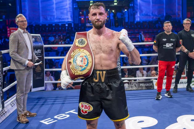 SES -Box-Gala Halle Saale Junioren Weltmeisterschaft Halle Saale,Deutschland, 09.Mai 2026 Im Bild:Julien Vogel (SES Magdeburg) WBO Junioren Weltmeister Halle Saale Sparkassen Eisdom Sachsen Anhalt Deutschland *** SES Boxing Gala Halle Saale Junior World Championship Halle Saale,Germany, 09 May 2026 In the picture Julien Vogel SES Magdeburg WBO Junior World Champion Halle Saale Sparkassen Eisdom Sachsen Anhalt Germany
