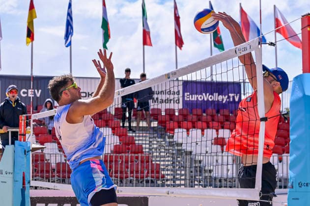 May 10, 2026, Madrid, Madrid, Spain: PABLO PEREZ SUAREZ of Spain and GUSTAVS AUZINS of Lithuania during the men s Quarterfinals match between the Lithuania national team, Nationalteam and the Spanish national team, held at the Beach Pro Tour Futures Madrid 2026 at the Parque Deportivo Puerta de Hierro on May 9, 2026, in Madrid, Spain. Madrid Spain - ZUMAc312 20260510_zsp_c312_068 Copyright: xOscarxManuelxSanchezx
