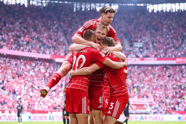 10.05.2026, Fußball, Fortuna Düsseldorf - SV 07 Elversberg, 2. Fußball Bundesliga, Herren, Merkur Spiel-Arena, 33. Spieltag, Saison 2025 2026: Torjubel nach dem Tor zum 1:0 durch Torschütze Marin Ljubicic (Fortuna Düsseldorf 20) zusammen mit Giovanni Haag (Fortuna Düsseldorf 06) Christopher Lenz (Fortuna Düsseldorf 03) Cedric Itten (Fortuna Düsseldorf 13) DFB regulations prohibit any use of photographs as image sequences and or quasi-video. Nordrhein-Westfalen Deutschland *** 10 05 2026, Football, Fortuna Düsseldorf SV 07 Elversberg, 2 Fußball Bundesliga, Herren, Merkur Spiel Arena, 33 Spieltag, Saison 2025 2026 Goal celebration after the goal to 1 0 by scorer Marin Ljubicic Fortuna Düsseldorf 20 together with Giovanni Haag Fortuna Düsseldorf 06 Christopher Lenz Fortuna Düsseldorf 03 Cedric Itten Fortuna Düsseldorf 13 DFB regulations prohibit any use of photographs as image sequences and or quasi video Nordrhein Westfalen Germany