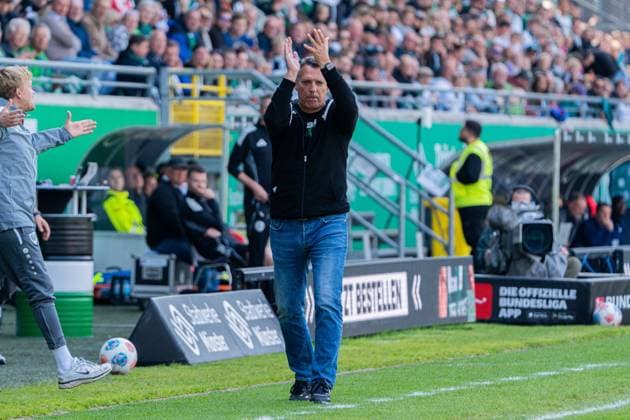 Münster, Deutschland 10. Mai 2026: 2. BL - 2025 2026 - Sp. 33 - SC Preußen Münster gegen SV Darmstadt 98 Im Bild: Trainer Alois Schwartz (PRM) gestikuliert auf dem Spielfeld. DFL DFB regulations prohibit any use of photographs as image sequences and or quasi-video LVM Preussenstadion Nordrhein Westfalen