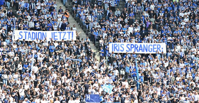 10.05.2026 - Fussball - Saison 2025 2026 - 2. Fussball - Bundesliga - 33. Spieltag: Hertha BSC Berlin - SpVgg Greuther Fürth SGF ( Kleeblatt ) - Sportfoto Zink MeZi - xmexzix - DFL regulations prohibit any use of photographs as image sequences and or quasi-video - only for editorial use - Spruchband Stadion Jetzt Iris Spranger