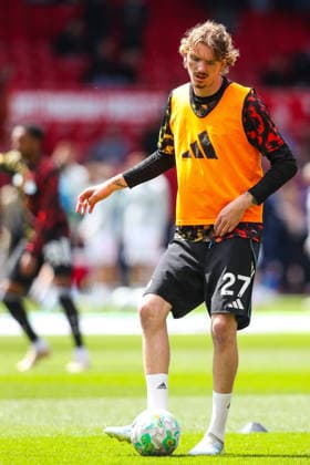 Nottingham Forest v Newcastle United, Premier League Nick Woltemade Of Newcastle United warms up during the Nottingham Forest v Newcastle United Premier League match at the City Ground, West Bridgford, England on 10 May 2026 Credit: Lee Keuneke Every Second Media Editorial use only. All images are copyright Every Second Media Limited. No images may be reproduced without prior permission. All rights reserved. Premier League and Football League images are subject to licensing agreements with Football DataCo Limited. see https: www.football-dataco.com Copyright: xIMAGO EveryxSecondxMediax ESM-1980-0043 LeexKeunekex xEveryxSecondxMediax