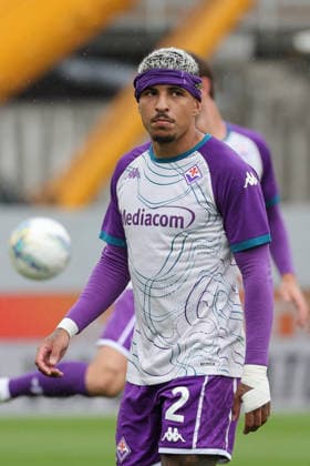 ACF Fiorentina v Genoa CFC - Campionato Serie A Domilson Cordeiro Dos Santos Dodo of ACF Fiorentina warming up before the match between the Italian Serie A football match between ACF Fiorentina and Genoa CFC, on May 11 ,2026 at the Artemio-Franchi stadium in Florence. Firenze FI Italy  Copyright: xAndreaxMartinix originalFilename:martini-acffiore260510_npy18.jpg