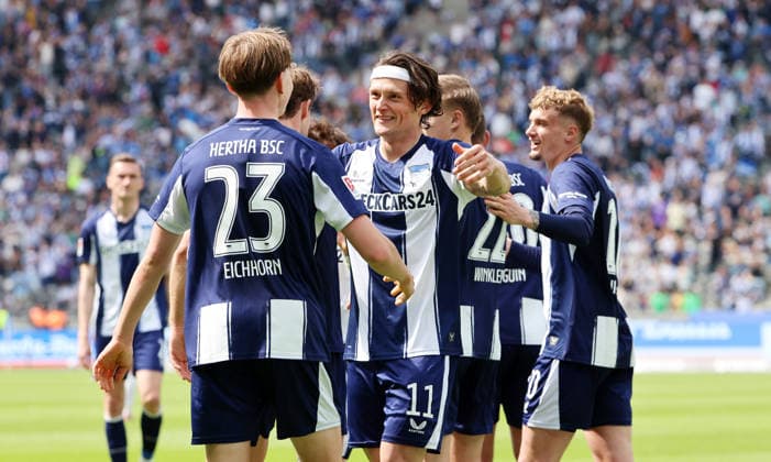 Kennet Eichhorn jubelt nach Tor zum 1:0 mit Fabian Reese Freude Emotion Jubel Fußball Fussball DFL 2.Bundesliga Herren 33.Spieltag Saison 2025 2026 10.05.2026 Hertha BSC Berlin vs. SpVgg Greuther Fürth DFL regulations prohibit any use of photographs as image sequences and or quasi-video