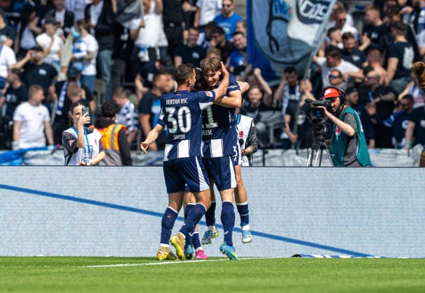 Fussball, Herren, Saison 2025 2026, 2. Bundesliga (33. Spieltag), Hertha BSC - SpVgg Greuther Fürth, v.l. Paul Seguin (Hertha BSC), Fabian Reese (Hertha BSC), Kennet Eichhorn (Hertha BSC), Jubel nach Tor zum 1:0, 10.05. 2026,