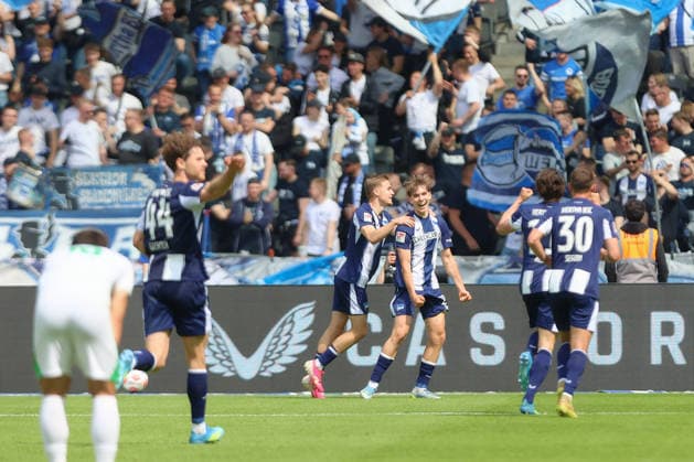 10.05.2025, xtgx, Fussball 2. Bundesliga, Hertha BSC Berlin - SpVgg Greuther Fürth emspor, v.l. Kennet Eichhorn (Hertha, 23) Jubel, Torjubel, jubelt ueber das Tor, celebrate the goal, celebration (DFL DFB REGULATIONS PROHIBIT ANY USE OF PHOTOGRAPHS as IMAGE SEQUENCES and or QUASI-VIDEO) Berlin