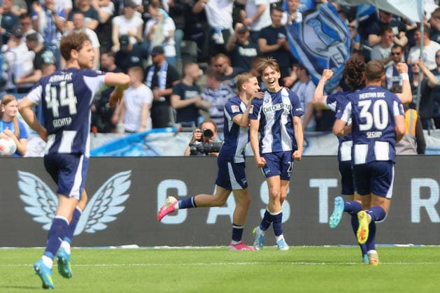 10.05.2025, xtgx, Fussball 2. Bundesliga, Hertha BSC Berlin - SpVgg Greuther Fürth emspor, v.l. Kennet Eichhorn (Hertha, 23) Jubel, Torjubel, jubelt ueber das Tor, celebrate the goal, celebration (DFL DFB REGULATIONS PROHIBIT ANY USE OF PHOTOGRAPHS as IMAGE SEQUENCES and or QUASI-VIDEO) Berlin