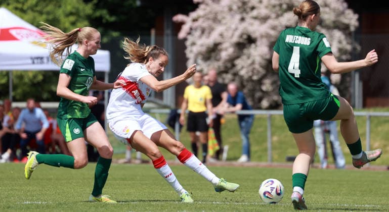 10.05.26 Frauen VfB Stuttgart - VfL Wofsburg II Deutschland, Stuttgart, 10.05.2026, Fussball, Frauen, 2. Bundesliga, Saison 2025 2026, VfB Stuttgart - VfL Wolfsburg II: Fabienne Dongus (VfB Stuttgart); Tor 1:0 Dongus.