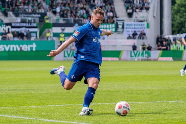 Münster, Deutschland 10. Mai 2026: 2. BL - 2025 2026 - Sp. 33 - SC Preußen Münster gegen SV Darmstadt 98 Im Bild: Niklas Schmidt (Darmstadt) DFL DFB regulations prohibit any use of photographs as image sequences and or quasi-video LVM Preussenstadion Nordrhein Westfalen