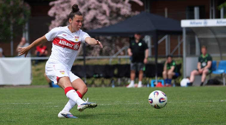 10.05.2026, Deutschland, Stuttgart, Fußball Frauen 2. Bundesliga, VfB Stuttgart vs. VfL Wolfsburg II, Torschützin Nicole Billa (VfB) schießt das Tor zum 3:1