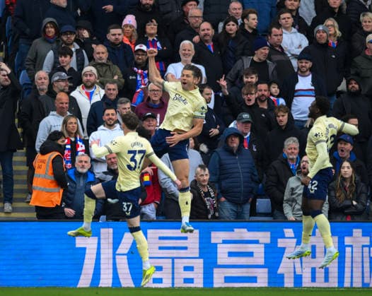 Crystal Palace v Everton Premier League James Tarkowski of Everton celebrates scoring the first goal for his team during the Premier League match at Selhurst Park, London 10 05 2026 UK Newspapers OUT Copyright: xMalcolmxFellx FIL-23415-0021