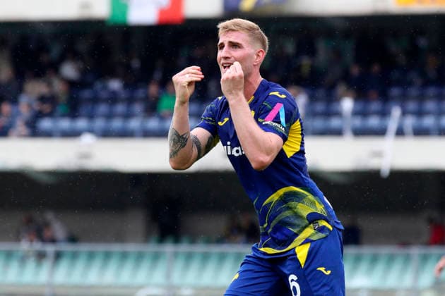 Verona™s Nicolas Valentini delusion for goal disallowed during the Serie A soccer match between Hellas Verona and Como at the Bentegodi Stadium in Verona, north west Italy - Sunday , May 10 , 2026. - Soccer .  Copyright: xPaolaxGarbuio Lapressex