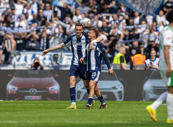 Fussball, Herren, Saison 2025 2026, 2. Bundesliga (33. Spieltag), Hertha BSC - SpVgg Greuther Fürth, v.l. Niklas Kolbe (Hertha BSC), Michael Cuisance (Hertha BSC), Jubel nach Tor zum 2:0, 10.05. 2026,