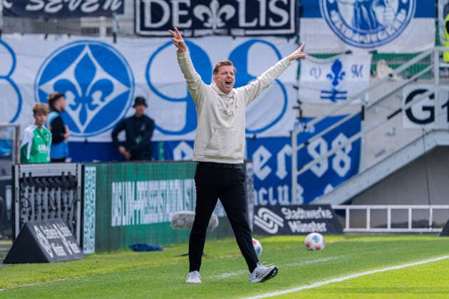 Münster, Deutschland 10. Mai 2026: 2. BL - 2025 2026 - Sp. 33 - SC Preußen Münster gegen SV Darmstadt 98 Im Bild: Trainer Florian Kohfeldt (Darmstadt) ges DFL DFB regulations prohibit any use of photographs as image sequences and or quasi-video LVM Preussenstadion Nordrhein Westfalen