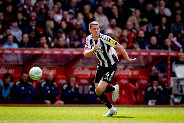 Premier League: Nottingham Forest v Newcastle Untied Sven Botman of Newcastle United makes a run with the ball during the Premier League match Nottingham Forest vs Newcastle Untied at City Ground, Nottingham, United Kingdom on 10 May 2026 (Photo by Maynard Manyowa News Images) Nottingham City Ground Nottinghamshire United Kingdom Copyright: xMaynardxManyowa NewsxImagesx